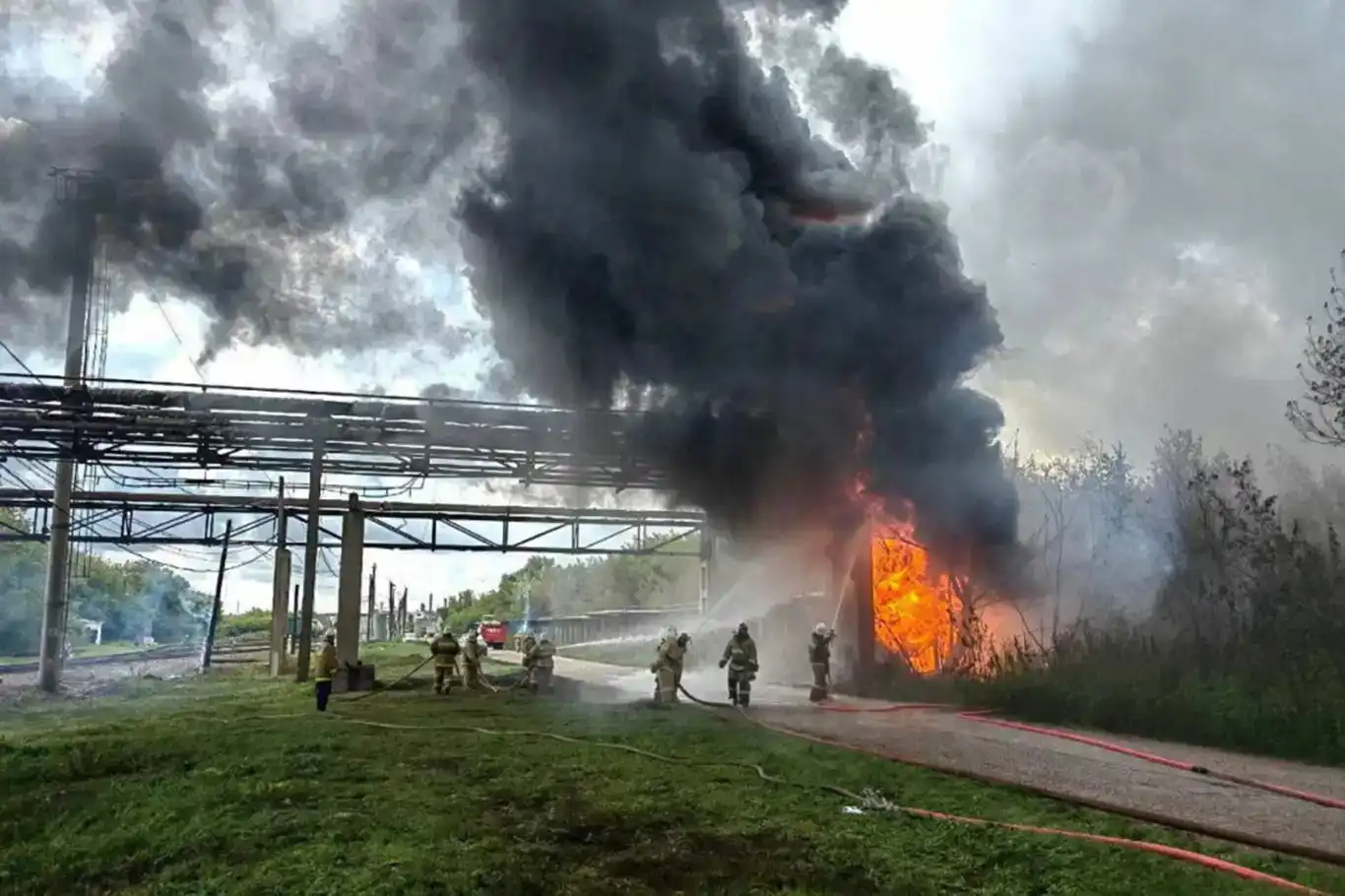 Ukrayna, êrîşê depoyên ÎHA û rafînerîyên petrolê ya Rûsyayê kir