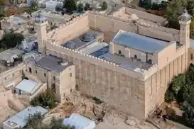 الاحتلال يوسّع سيطرته على المسجد الإبراهيمي التاريخي