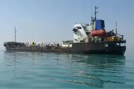 Îranê dest danî li ser du keştîyên ku sotemeniya qaçax hildigirt