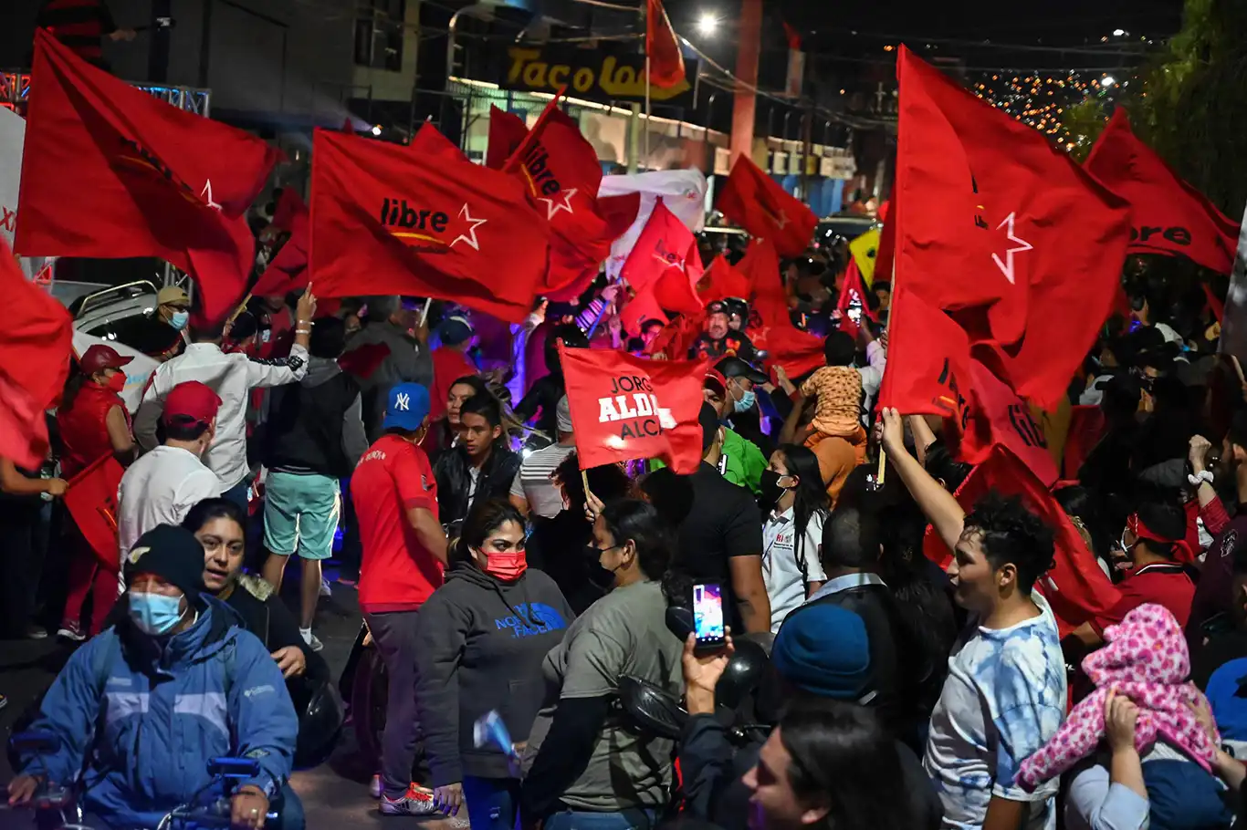 Honduras'ta halk sandık başına gidiyor