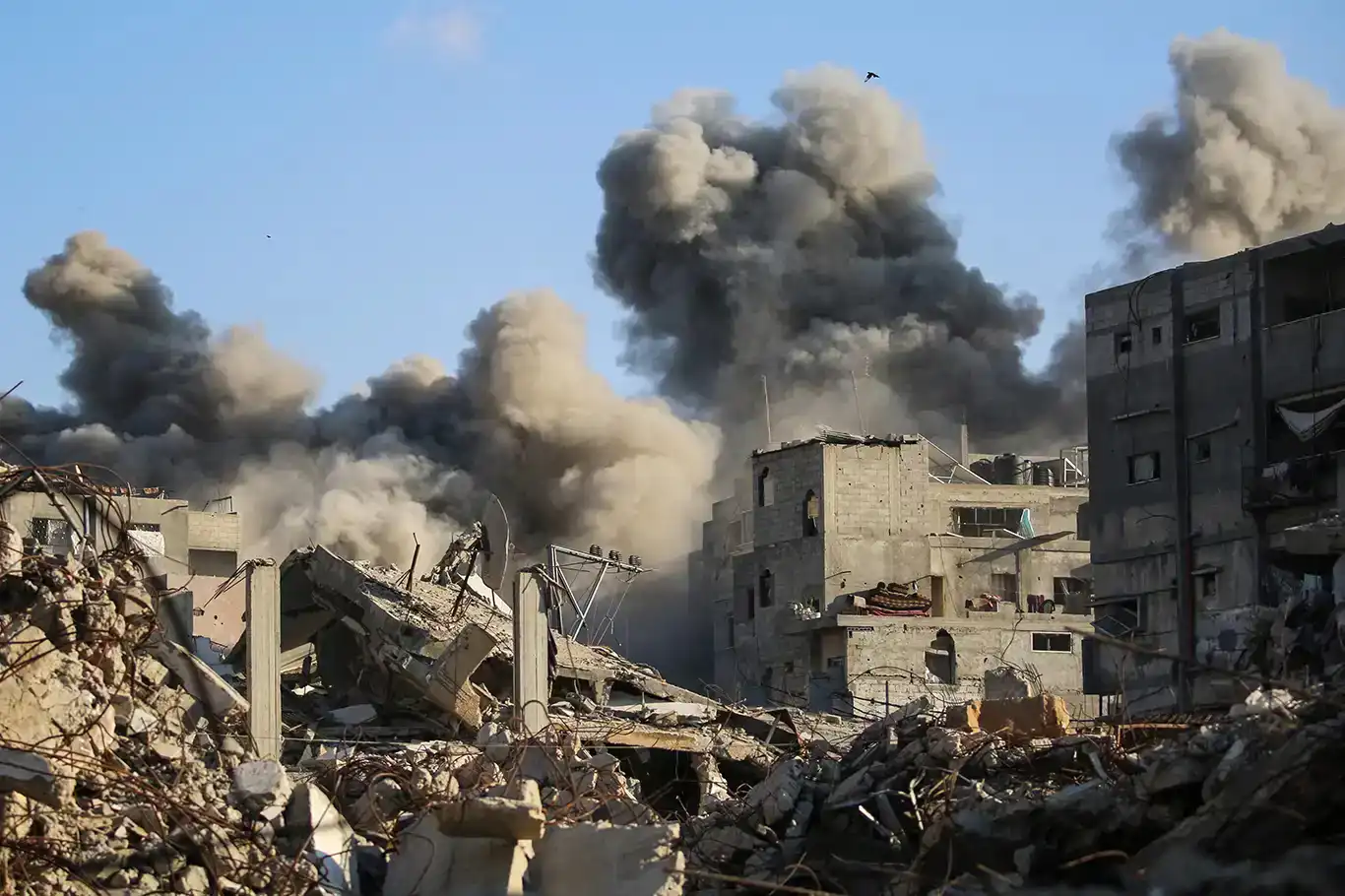 الاحتلال الصهيوني يواصل خرق اتفاق الهدنة في غزة بـ194 انتهاكًا خلال 20 يومًا