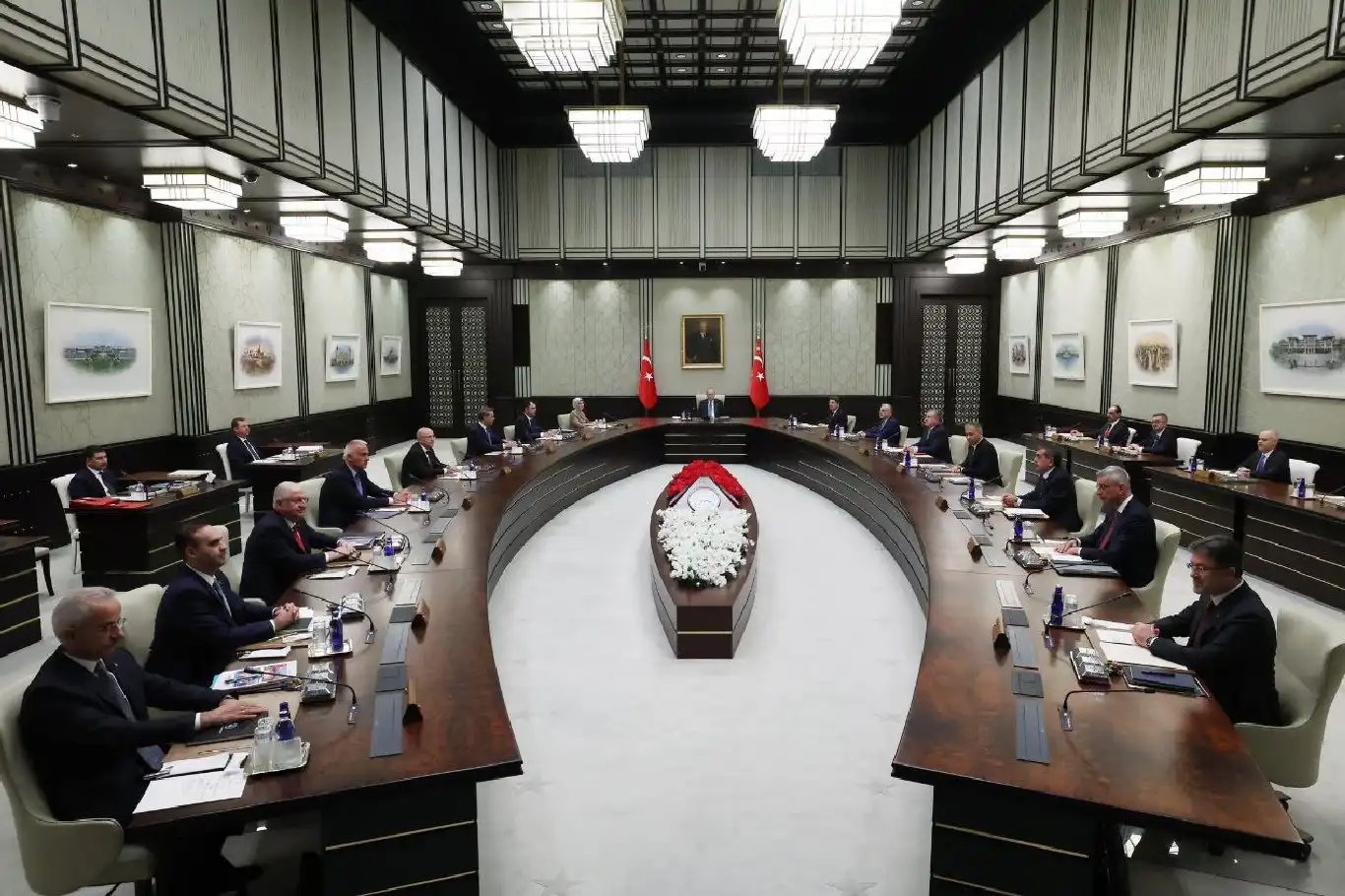 Turkish cabinet convenes, with economy and security top of agenda