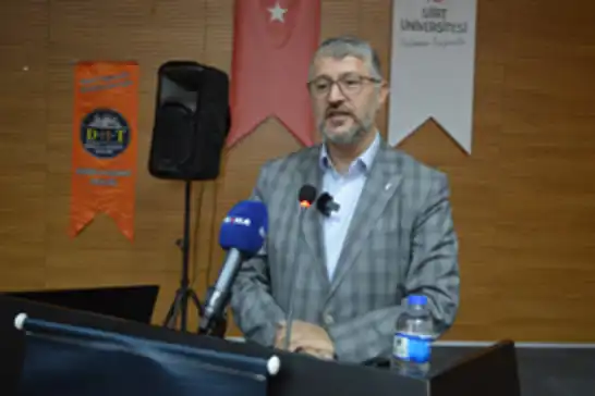Siirt'te “Gençliği Aydınlığa Çıkaracak Vesileler” konferansı düzenlendi