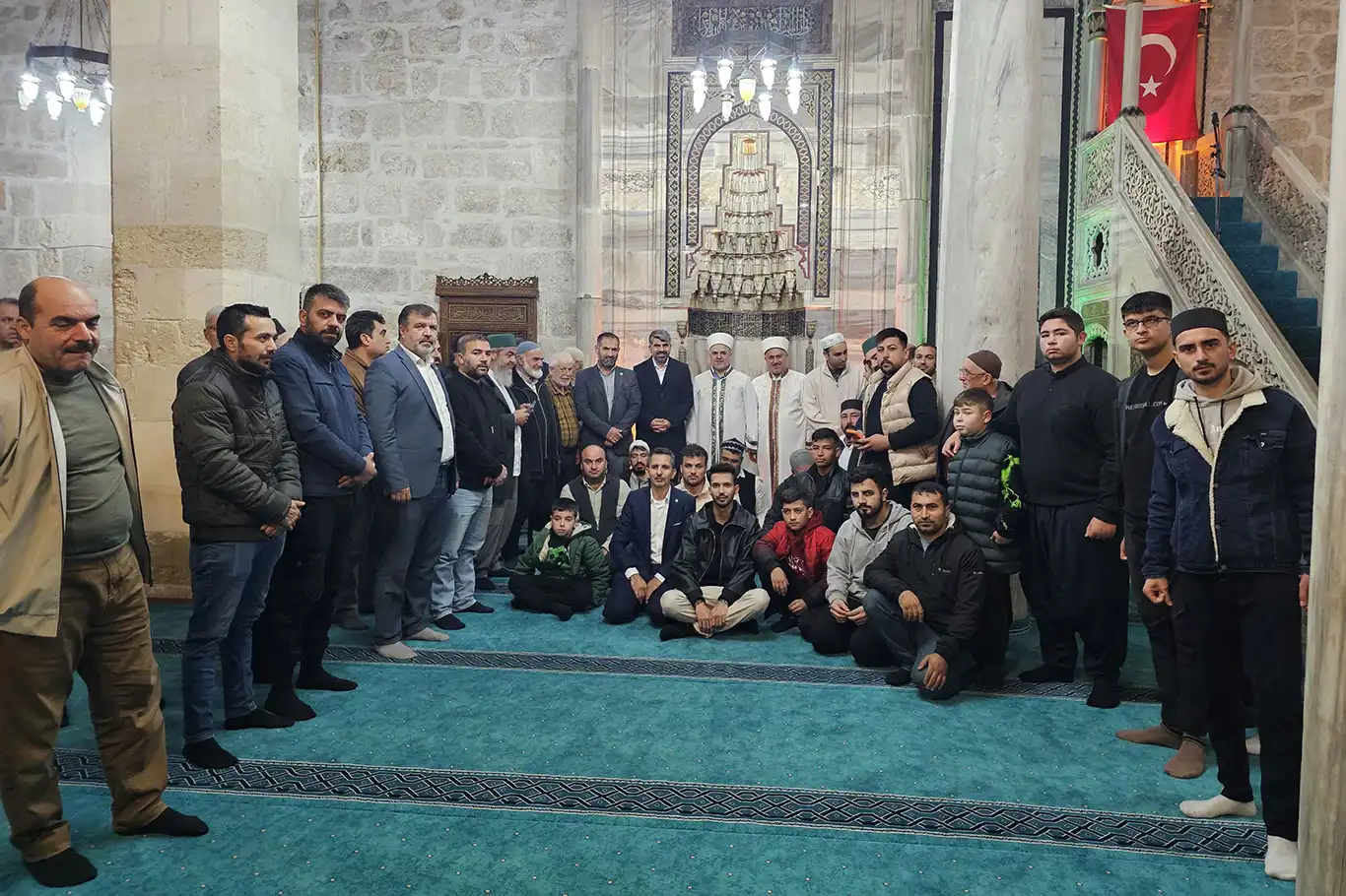 HÜDA PAR Mersin Milletvekili Dinç, Tarsus'ta sabah namazı buluşmasına katıldı