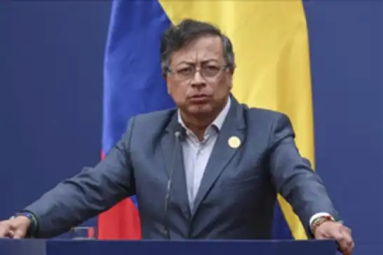 رئيس كولومبيا "بيترو" يعلن إرسال أطباء متطوعين إلى غزة لعلاج الأطفال المصابين