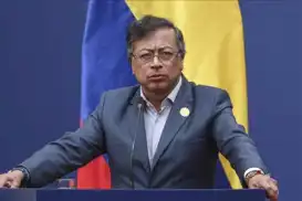 رئيس كولومبيا "بيترو" يعلن إرسال أطباء متطوعين إلى غزة لعلاج الأطفال المصابين