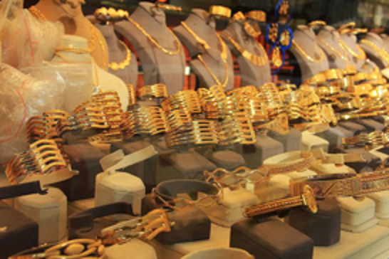 Gold falls below $4,000 as U.S. dollar hits three-month high