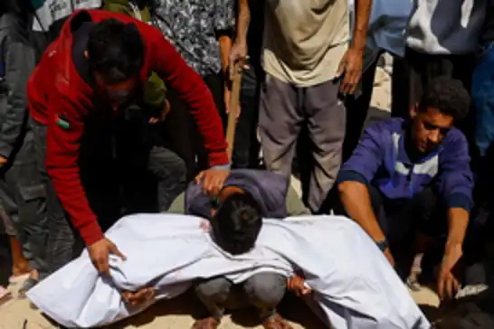 ضارباً اتفاق الهدنة بعرض الحائط.. الاحتلال الصهيوني يقصف وينسف منازلاً شرقي قطاع غزة