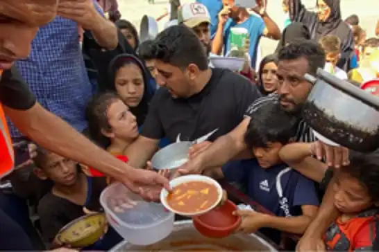 Gazze'ye yardım akışı kıtlığı sona erdirmeye yetecek mi?