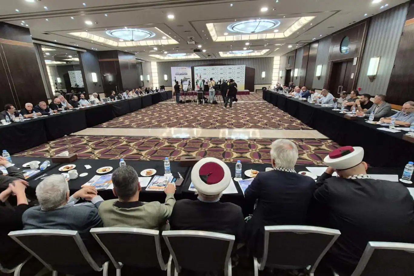 Beyrut'ta "Direnişi destekleme belgesi: Direnişin silahı, ümmetin onurudur