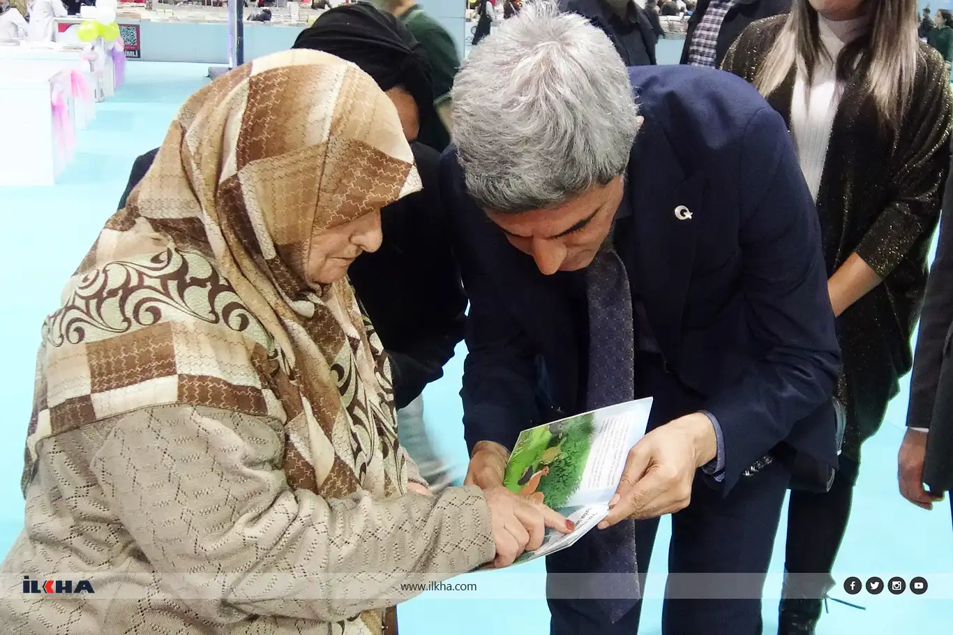 Di extîyarîya xwe de hînê Quran, xwendin û nivîsandinê bû