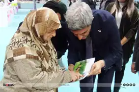 Di extîyarîya xwe de hînê Quran, xwendin û nivîsandinê bû