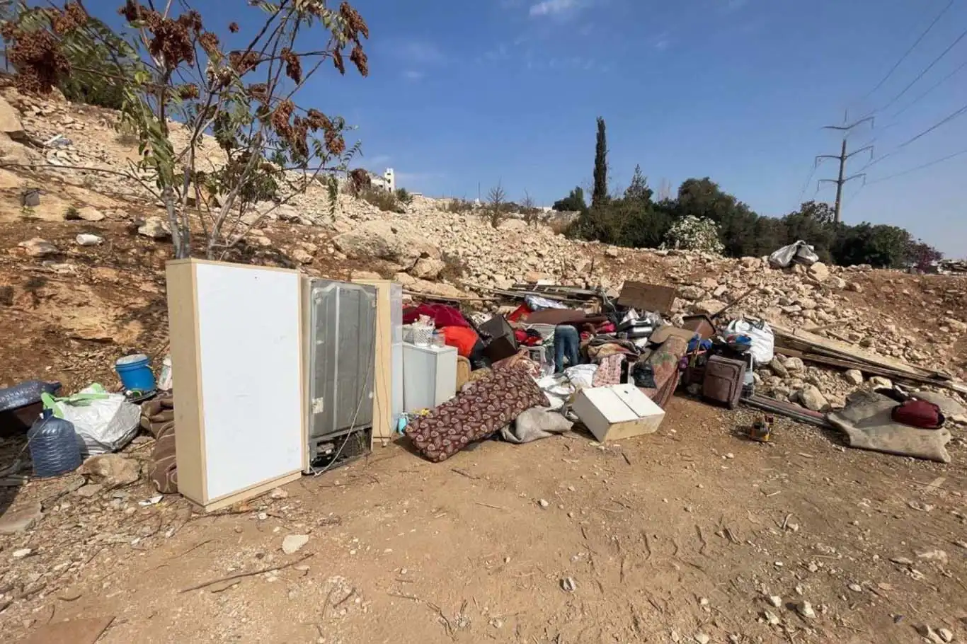 Yahudi çeteler Kudüs'ün doğusunda 4 barakayı yıktı