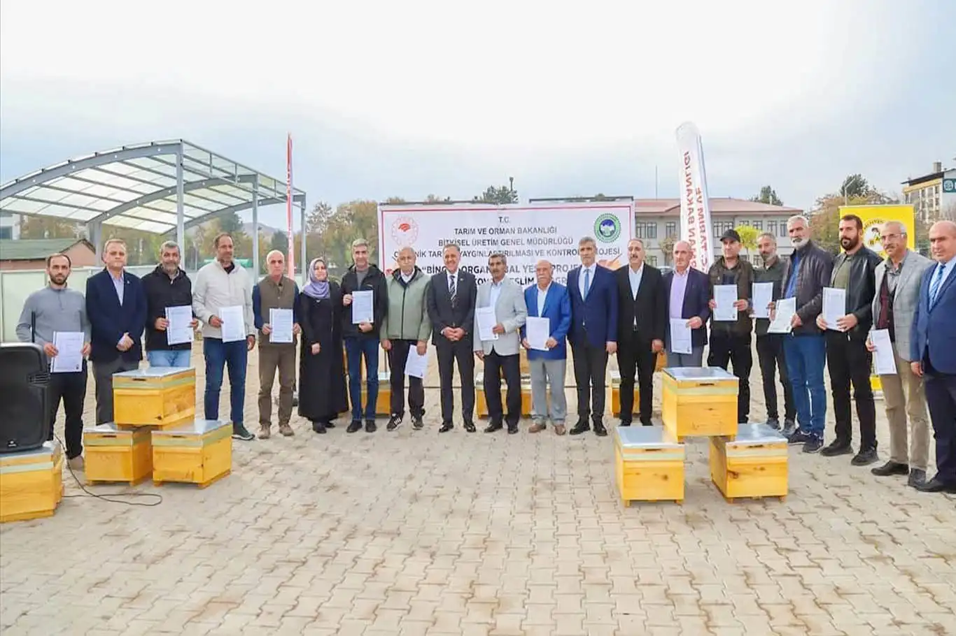 Bingöl’de "Organik Bal Yesin Projesi" kapsamında sertifika ve kovan dağıtım töreni düzenlendi