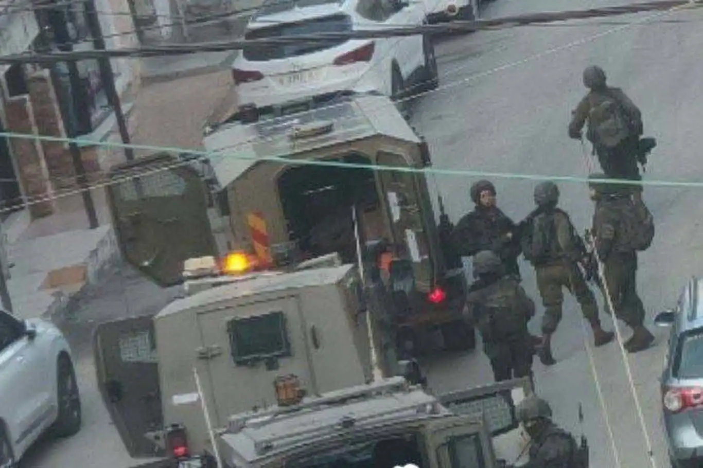 İşgalciler Batı Şeria'da evleri karargâha dönüştürüyor