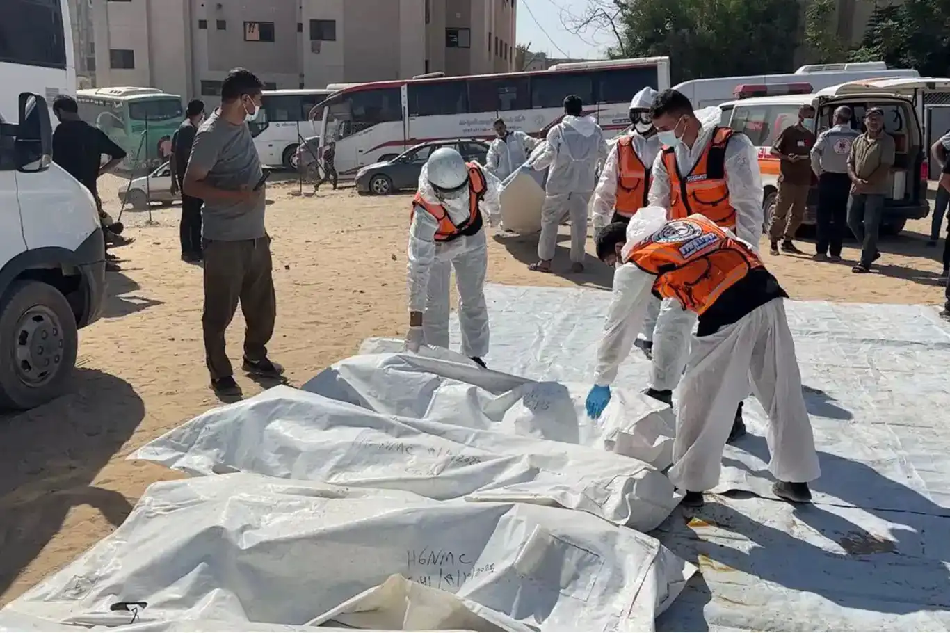 لیژنەی کاروباری ونبووان: زیاتر لە ١٠ هەزار شەهید هێشتا لەژێر داروپەردووی غەززەدان