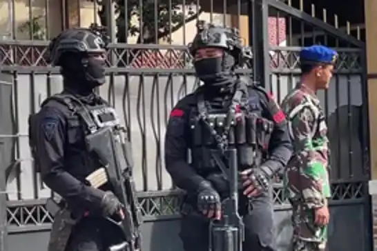 Endonezya'da camide patlama: 54 yaralı