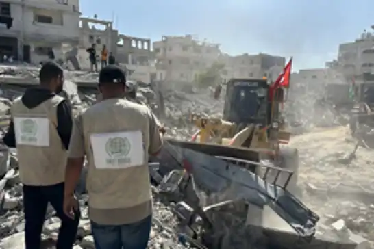 Umut Kervanı Gazze'de enkaz kaldırma çalışmalarını sürdürüyor