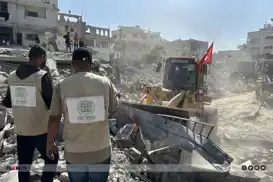قافلة الأمل تواصل جهودها في إزالة الأنقاض في غزة