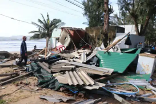 Filipinler'de 188 kişinin ölümüne neden olan tayfun Vietnam'a ulaştı: 5 ölü