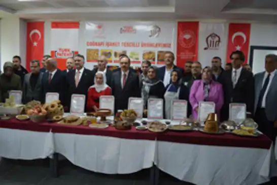 Siirt’in coğrafi işaretli ürünlerine bir yenisi daha eklendi: Pervari balı Avrupa yolcusu