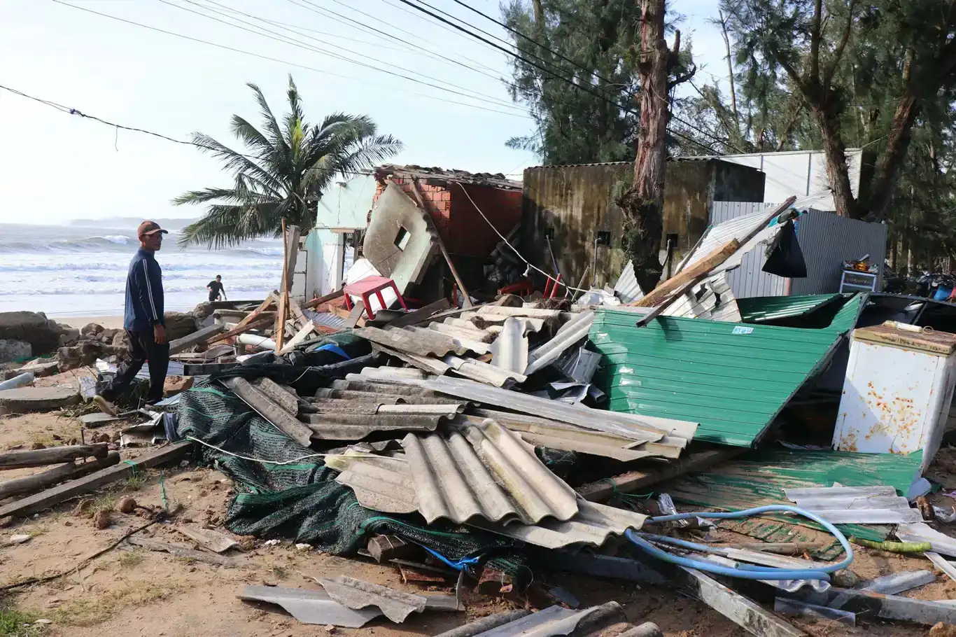 طوفان «کالماگی» پس از مرگ ۱۸۸ نفر در فیلیپین به ویتنام رسید: ۵ کشته