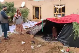 قربانیان زلزله در افغانستان، در میان ویرانی گسترده، به دنبال سرپناه و کمک هستند