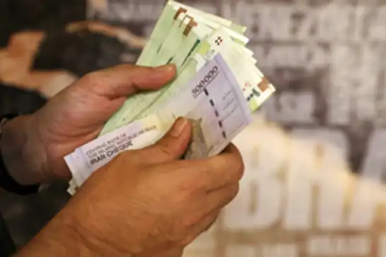 İran, para biriminden 4 sıfır atıyor