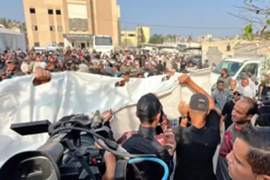 برگزاری مراسم تشییع جنازه شش مجاهد قسام که در تونل رفح به شهادت رسیدند