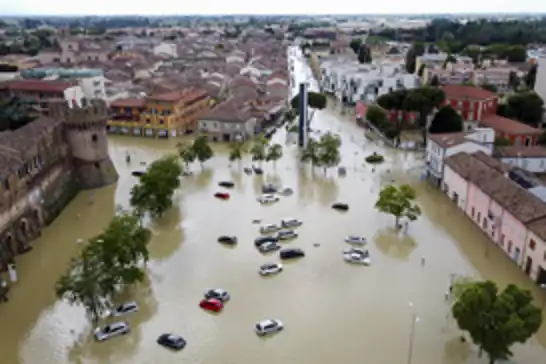 İtalya'da şiddetli yağışlar sele yol açtı