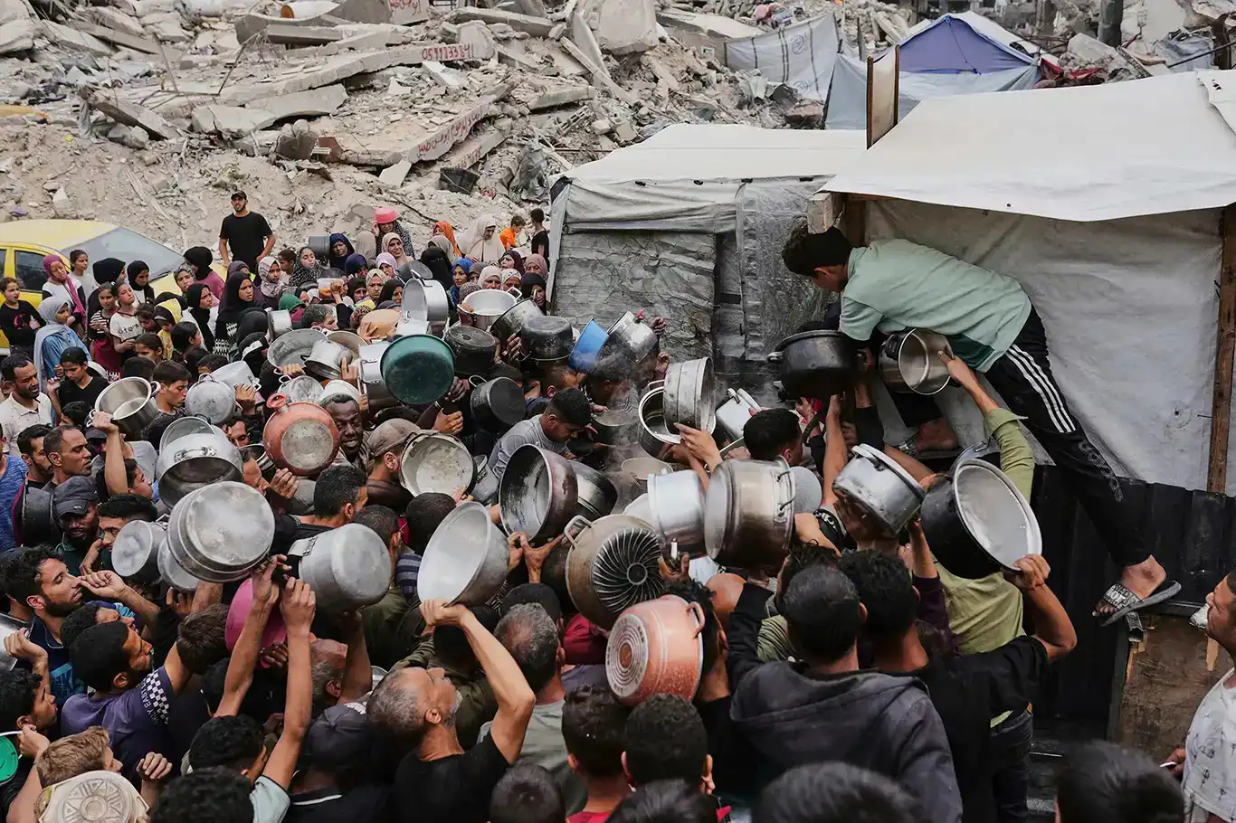 اشغالگران صهیونیستی به سیاست محاصره و محروم نگه داشتن غزه ادامه می‌دهند