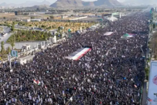 في ذكرى جلاء الاستعمار البريطاني..ملايين اليمنيين في شوارع صنعاء يؤكدون دعمهم لفلسطين وسوريا ولبنان