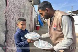 وەقفی یەتیمەکان بەردەوامە لە دابەشکردنی خواردن لە غەززە