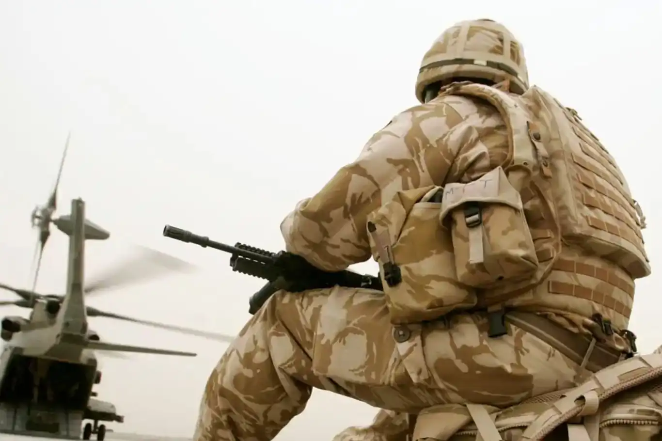 ضابط بريطاني سابق يؤكد ارتكاب جنود بلاده جرائم حرب في أفغانستان