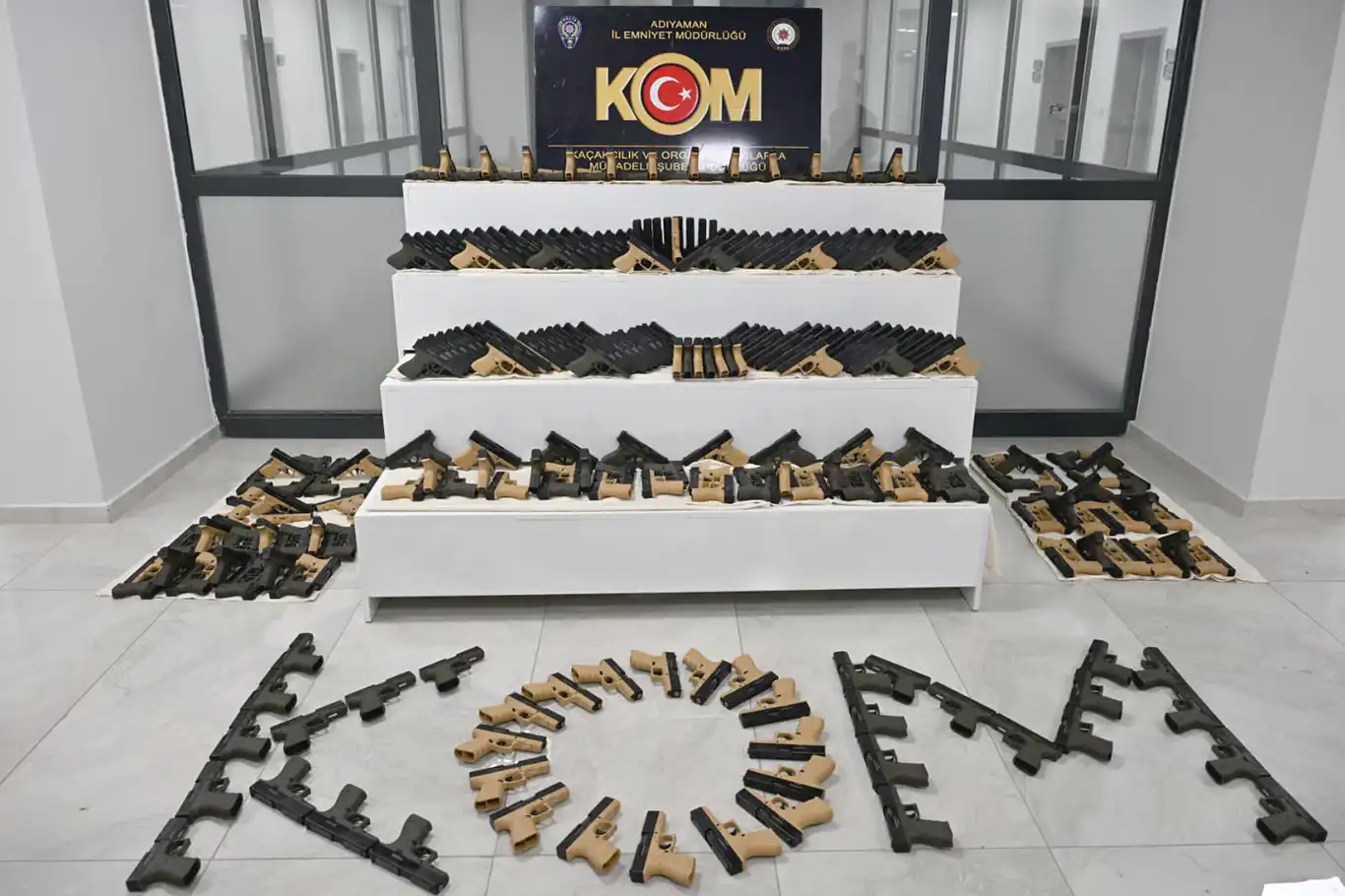 Adıyaman'da bin adet tabanca ele geçirildi