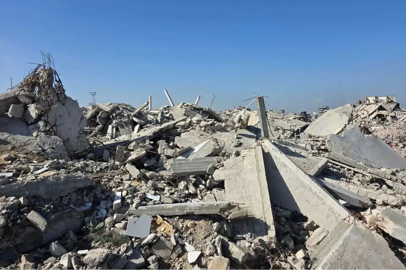 UNRWA: Israel blocks 6,000 aid trucks from entering Gaza