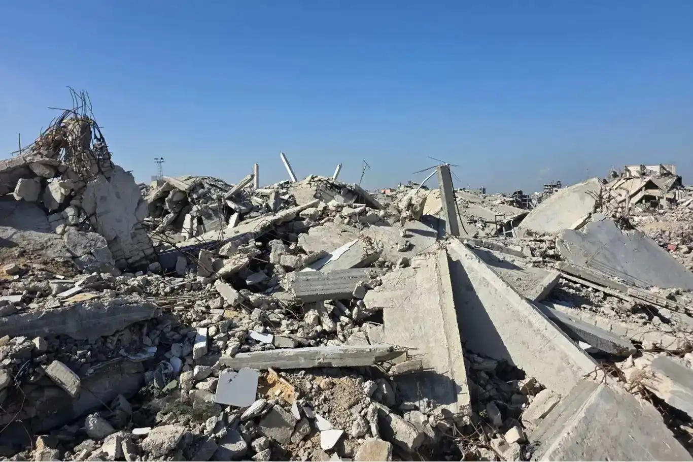 آنروا: نزدیک ۶ هزار کامیون کمک به غزه در دست اشغالگران قرار دارد