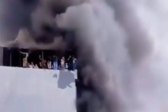 Endonezya’da 7 katlı binada yangın: En az 22 ölü