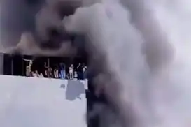 لە ئەندەنوسیا ئاگر لە باڵەخانەیەکی ٧ نهۆمی کەوتەوە: بەلایەنی کەمەوە ٢٢ کەس گیانیان لەدەستدا