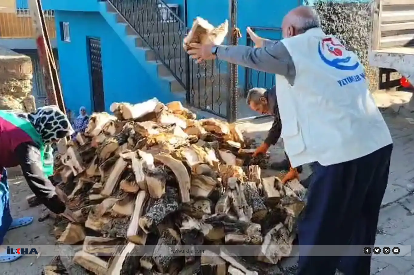 Weqfa Êtîman ji malbatên êtîman re alîkarîya êzingan kir