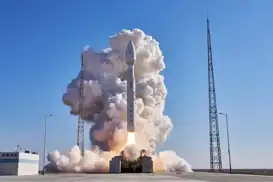 الصين تطلق 9 أقماراً صناعية إلى المدار بينها قمر للإمارات