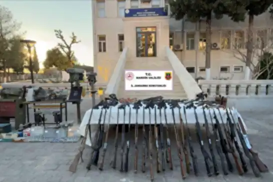 Mardin’de silah kaçakçılığı operasyonunda çok sayıda silah ele geçirildi 