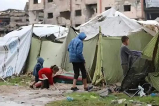 حماس تحذر من كارثة حقيقية في غزة إثر المنخفض الجوي ومنع الإعمار