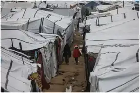 بەساڵاچووان و منداڵان زۆرترین قوربانییانی گەردەلوولەکەی غەززەن: هەزاران کەس لەناو چادرەکاندا گەمارۆ دراون