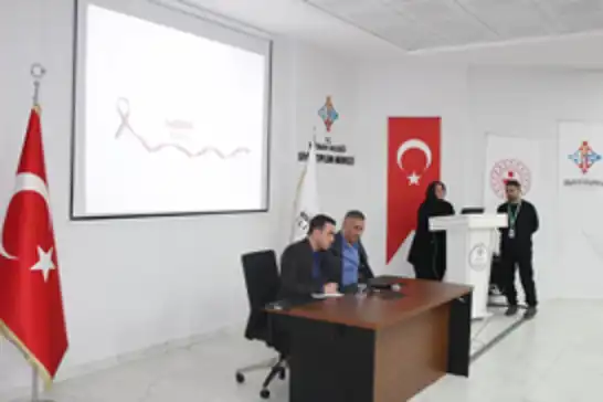 Batman'da muhtarlara sağlık hizmetleri hakkında bilgilendirme yapıldı