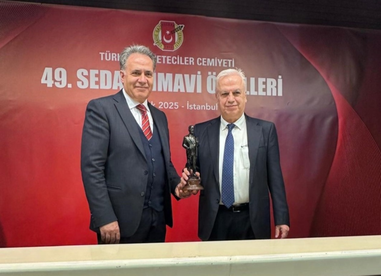 3- Prof. Dr. Sezai Yılmaz, Sedat Simavi Ödülünü kazandı