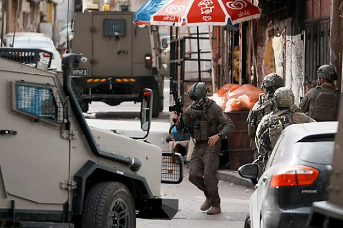 الاحتلال الصهيوني يشن حملة اقتحامات واعتقالات واسعة بالضفة الغربية