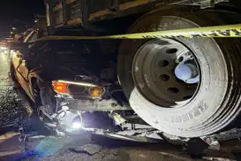 Otomobil duran kamyona çarptı: 1 ölü, 2 yaralı