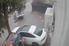 Kamyonete çarpan elektrikli skuter sürücüsü hayatını kaybetti