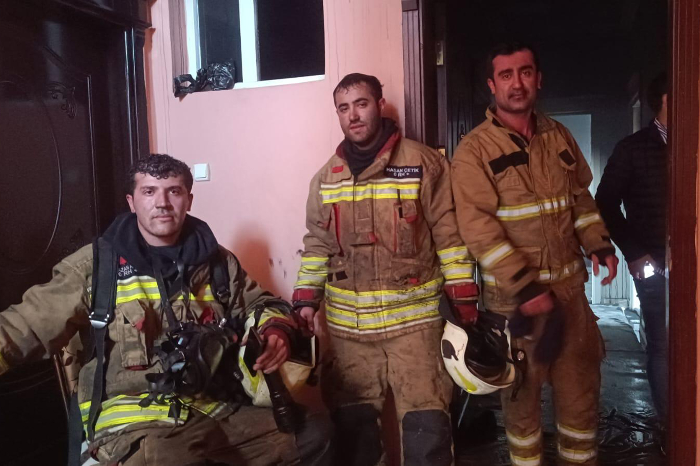 Cizre'de bir evde çıkan yangında ev kullanılamaz hale geldi